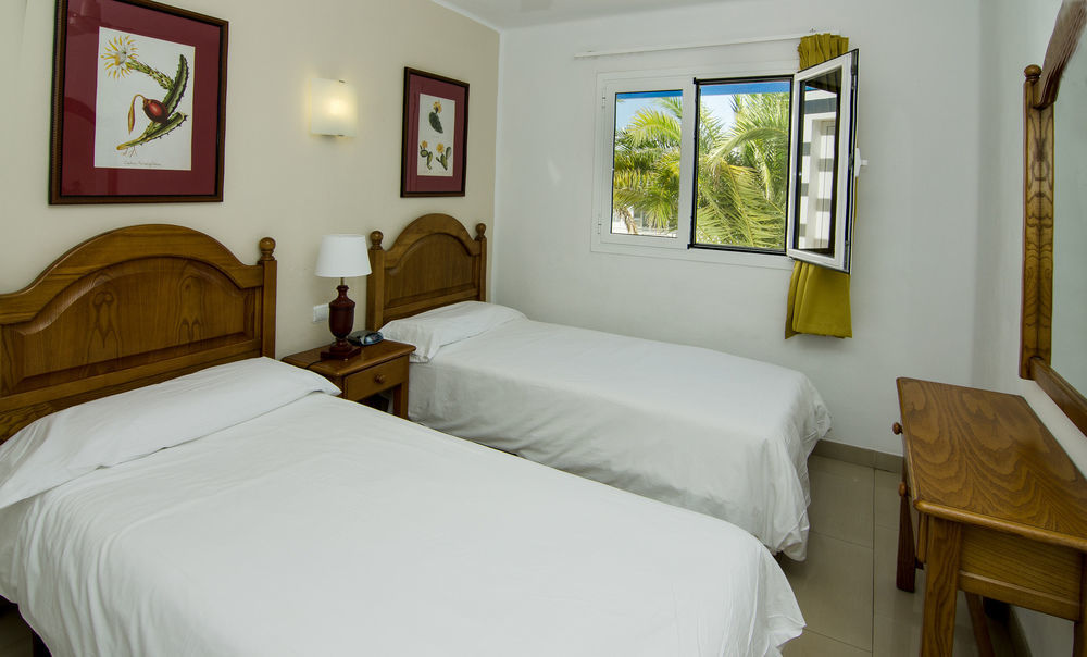 Apartamentos Parque Tropical En Lanzarote Puerto del Carmen  Ngoại thất bức ảnh
