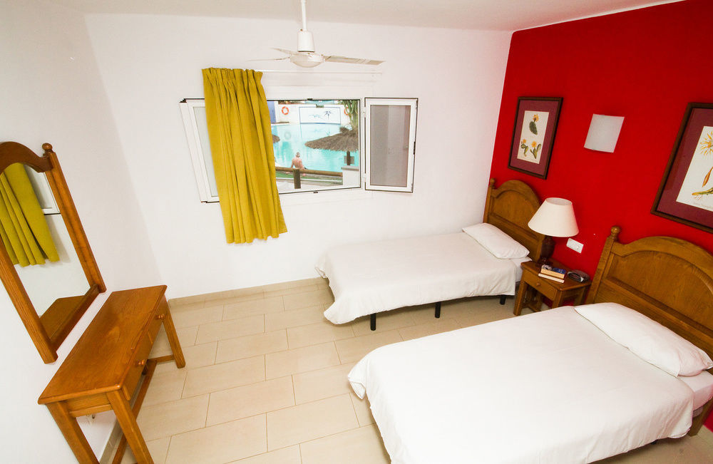 Apartamentos Parque Tropical En Lanzarote Puerto del Carmen  Ngoại thất bức ảnh